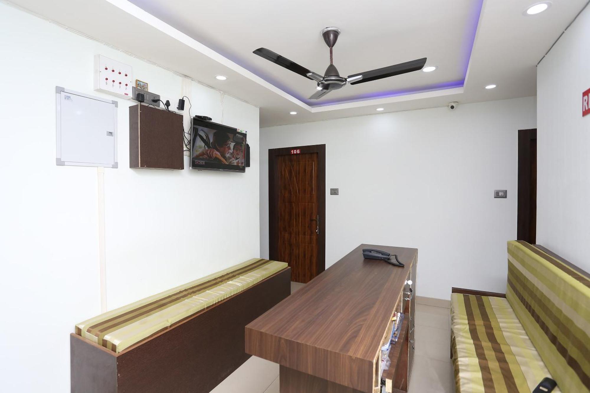 Hotel O Aashray Guest House Гувахати Экстерьер фото